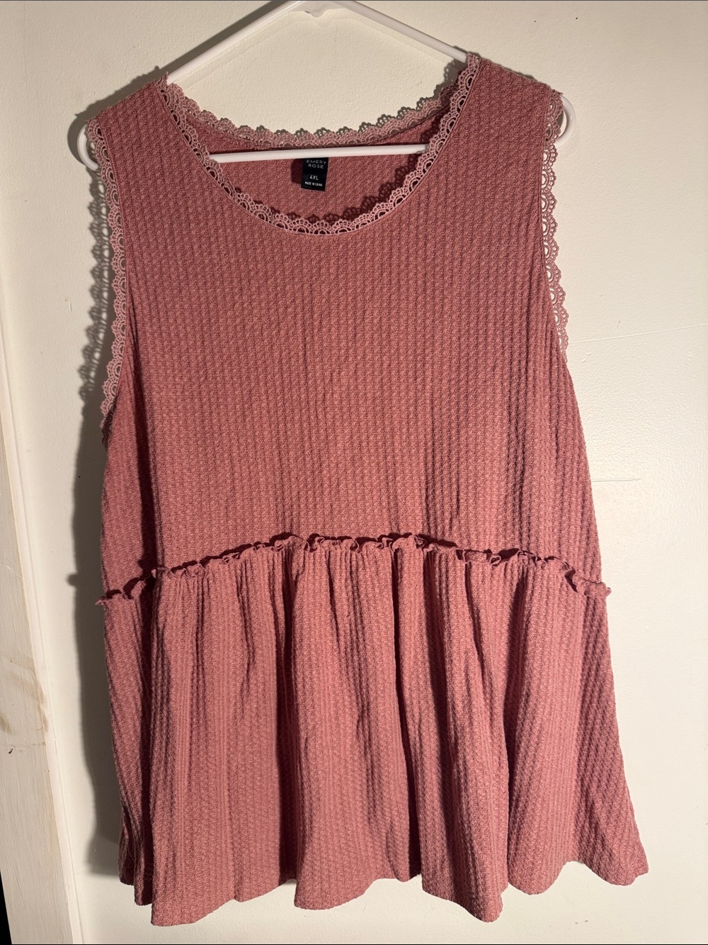 Sleeveless Lace-Trim Peplum Tank Top - Dusty Mauve